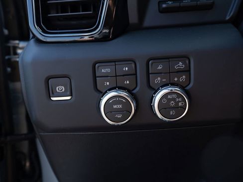 New 2026 GMC Sierra 2500 AT4 w/ AT4 Premium Plus Package AWD/4WD image 22