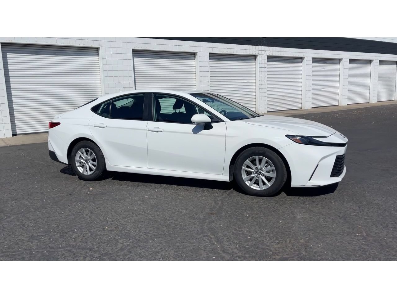 Used 2025 Toyota Camry LE w/ Convenience Package FWD image 4