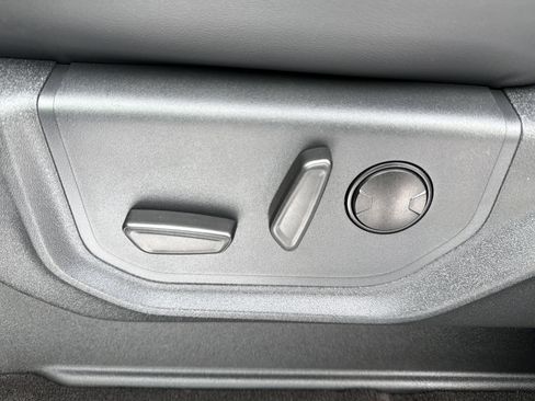 Used 2023 Ford Expedition Max XLT image 10