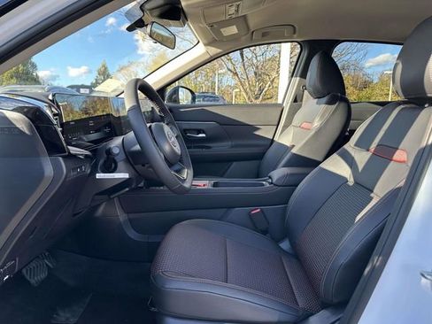 New 2026 Nissan Kicks SR FWD image 16