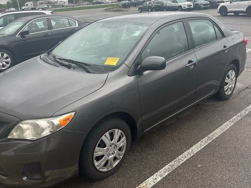 Used 2011 Toyota Corolla LE FWD image 1