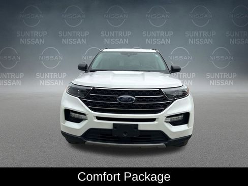 Used 2020 Ford Explorer XLT w/ Equipment Group 202A AWD/4WD image 11