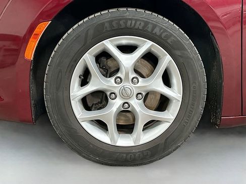 Used 2017 Chrysler Pacifica Touring-L image 33