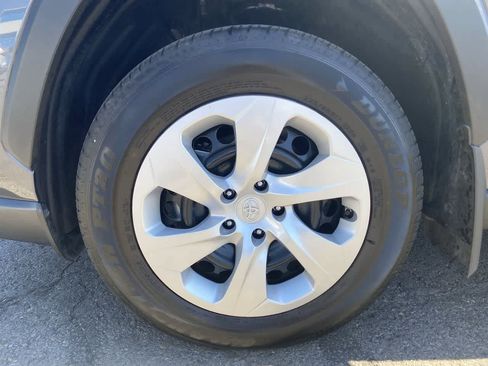 Certified 2025 Toyota RAV4 LE AWD/4WD image 10