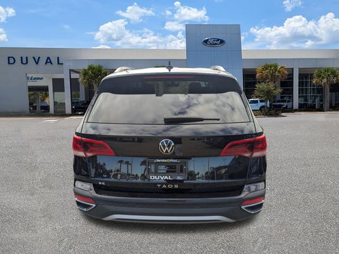 Used 2024 Volkswagen Taos SE image 5