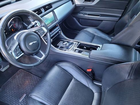 Used 2019 Jaguar XF Prestige RWD image 9