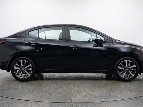 Used 2025 Nissan Versa SV FWD image 11