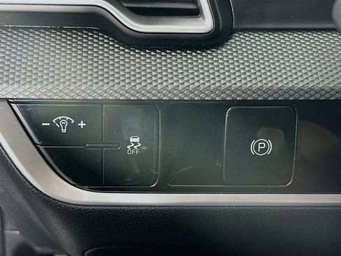 Used 2024 Kia Sportage LX image 16