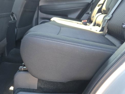 Used 2019 Nissan Rogue SV image 23