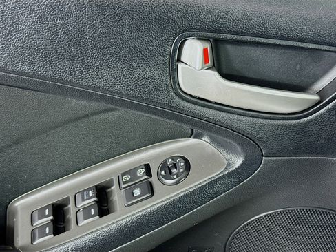 Used 2017 Kia Forte LX image 21