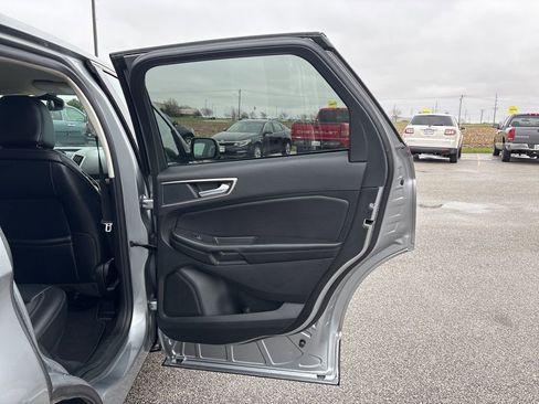 Used 2023 Ford Edge SEL image 14