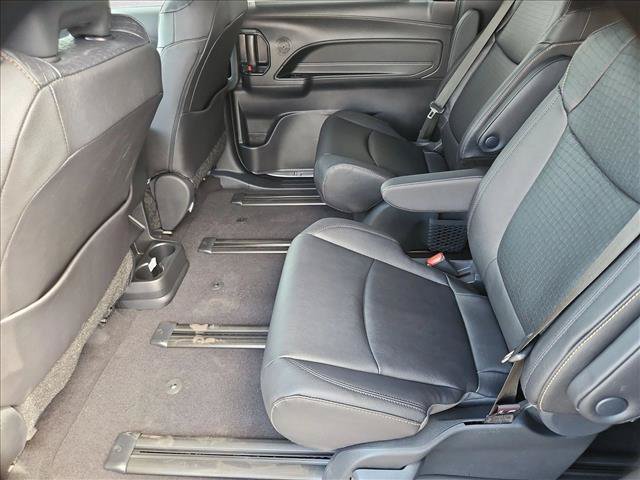 New 2026 Toyota Sienna XLE Woodland Edition AWD/4WD image 15