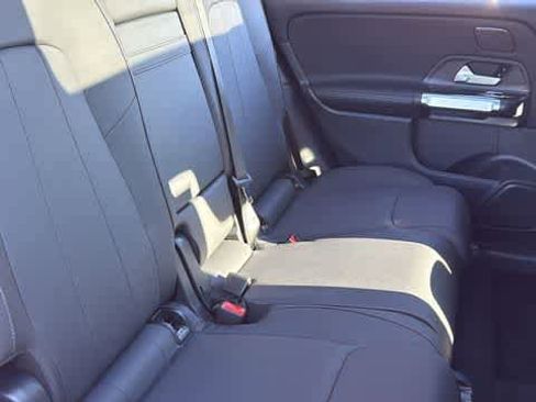 Used 2026 Mercedes-Benz GLB 250 4MATIC image 35