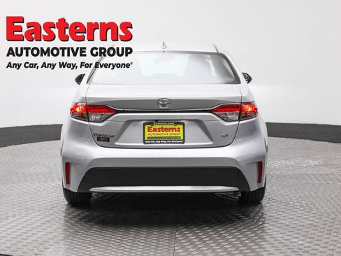 Used 2022 Toyota Corolla LE FWD image 6
