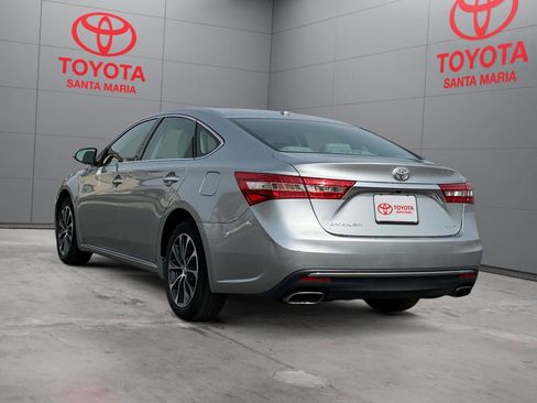 Used 2018 Toyota Avalon XLE w/ Carpet Mat Package image 2