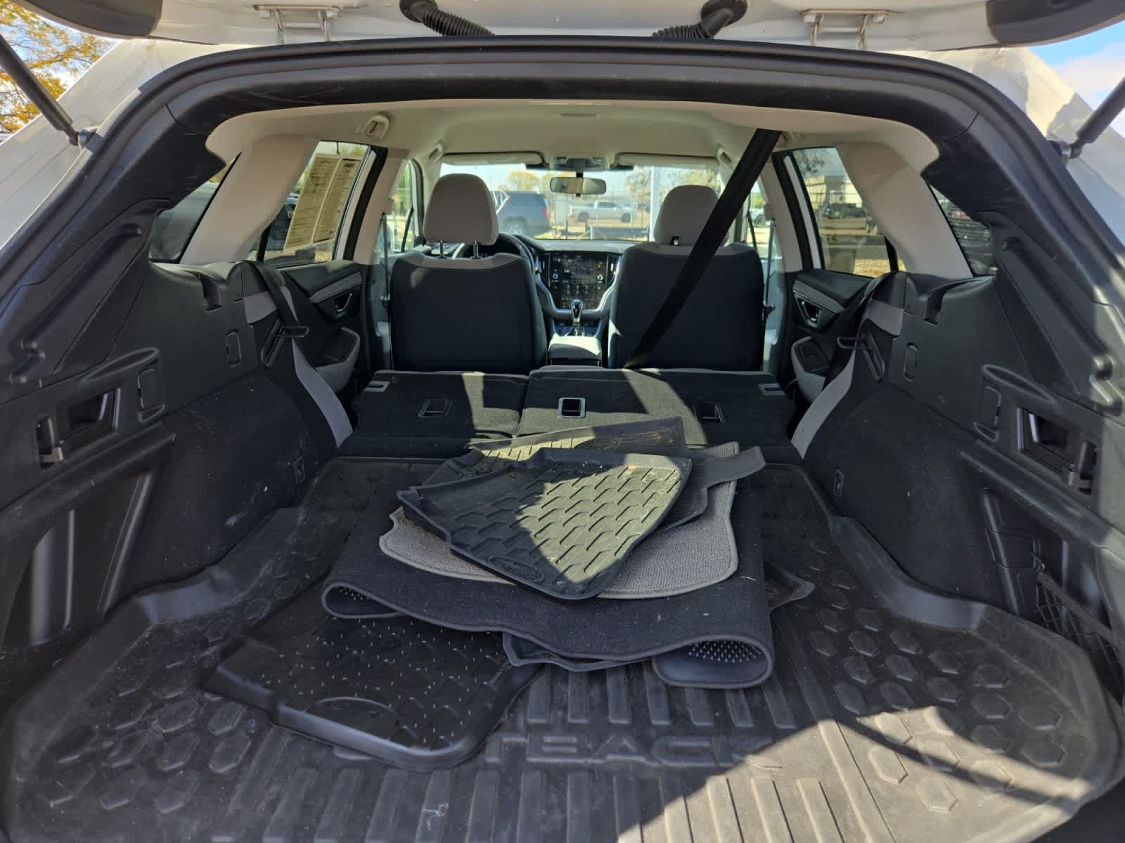 Used 2025 Subaru Outback Premium AWD/4WD image 17