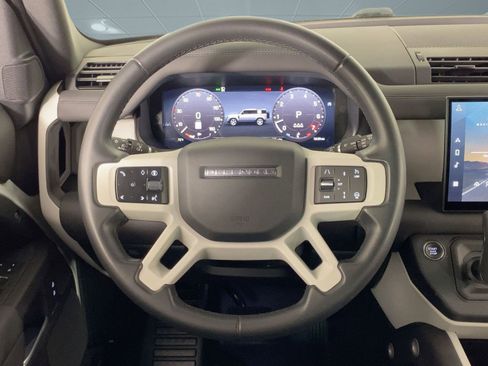 Used 2025 Land Rover Defender 110 S image 13