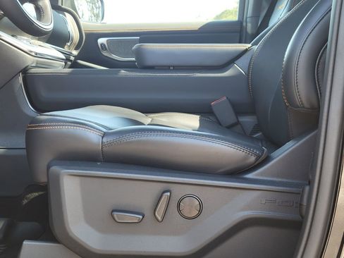 Certified 2025 Ford Expedition Tremor image 27