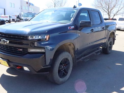 Used 2020 Chevrolet Silverado 1500 LT Trail Boss w/ Convenience Package AWD/4WD image 3