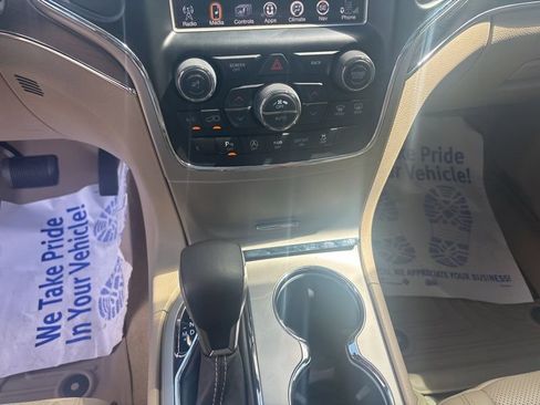 Used 2017 Jeep Grand Cherokee Overland AWD/4WD image 41