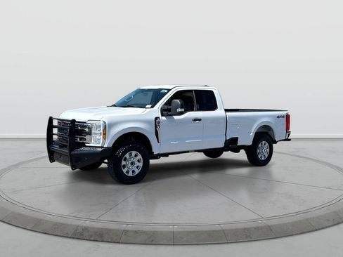 Used 2024 Ford F250 XLT AWD/4WD image 4