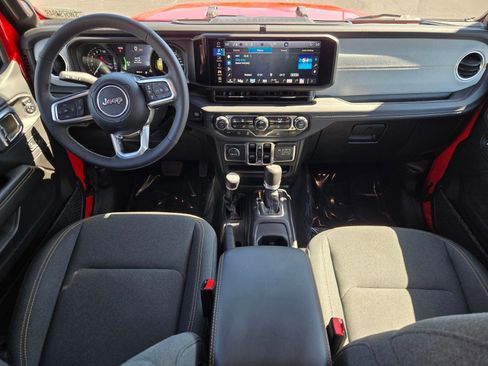 Used 2025 Jeep Wrangler Sahara 4xe image 12