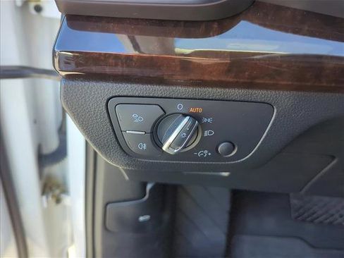 Used 2020 Audi Q5 2.0T Premium w/ Convenience Package image 12