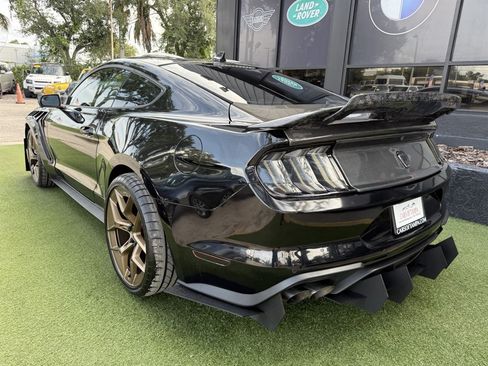 Used 2019 Ford Mustang GT RWD image 4