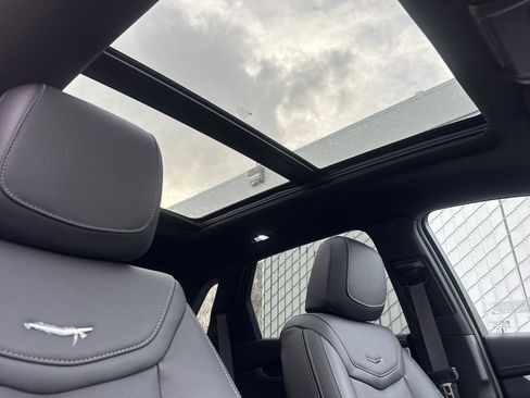 Used 2025 Cadillac XT5 Premium Luxury w/ LPO, Red Accent Package FWD image 19