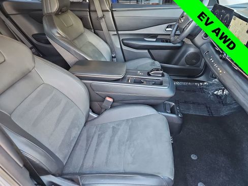 Used 2023 Nissan Ariya AWD image 18