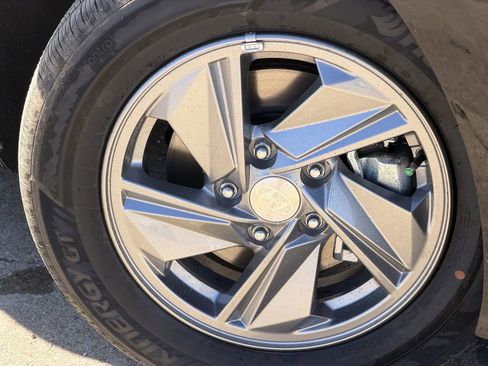 New 2026 Hyundai Elantra SE image 9