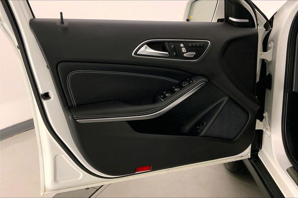 Used 2019 Mercedes-Benz GLA 250 4MATIC image 24