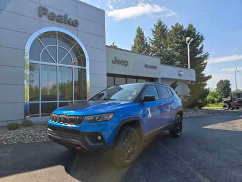 Used 2024 Jeep Compass Trailhawk AWD/4WD image 1