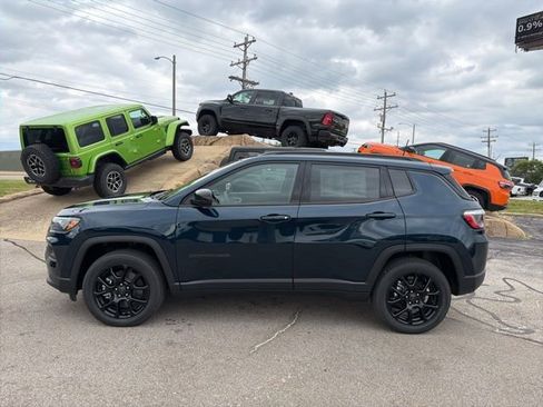 New 2026 Jeep Compass Latitude AWD/4WD image 5