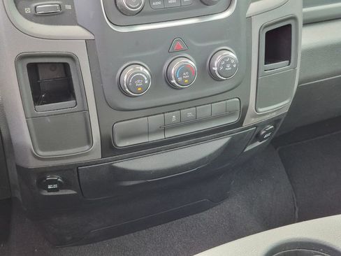 Used 2014 RAM 1500 Express RWD image 17