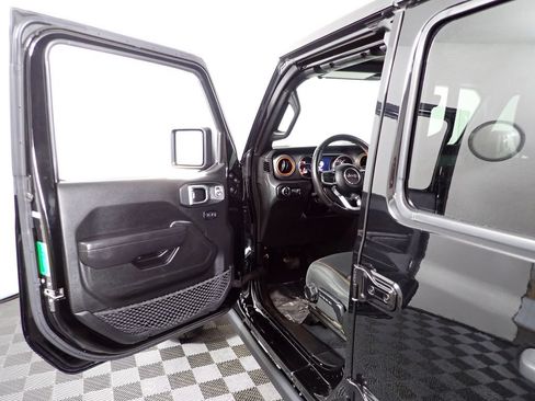 Used 2022 Jeep Gladiator Mojave w/ Cold Weather Group AWD/4WD image 17