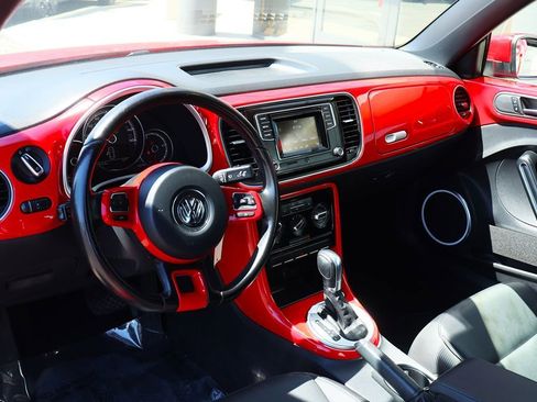 Used 2018 Volkswagen Beetle 2.0T SE image 38