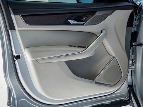 Used 2022 Jaguar F-PACE S image 23