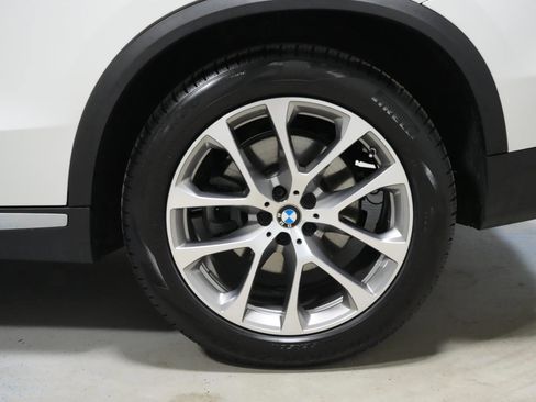 Certified 2024 BMW X5 xDrive40i w/ Premium Package AWD/4WD image 38