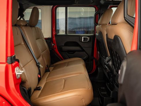 Used 2021 Jeep Wrangler Unlimited Rubicon 4xe w/ Steel Bumper Group image 33