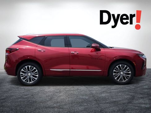 Used 2019 Chevrolet Blazer Premier w/ Driver Confidence II Package FWD image 2