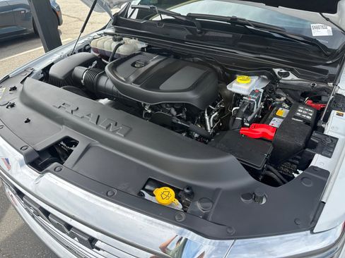 Used 2025 RAM 1500 Laramie image 32