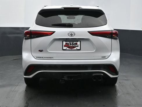 Used 2022 Toyota Highlander XSE image 5
