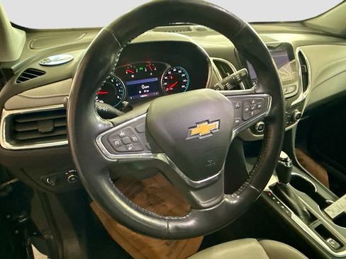Used 2019 Chevrolet Equinox Premier FWD image 12