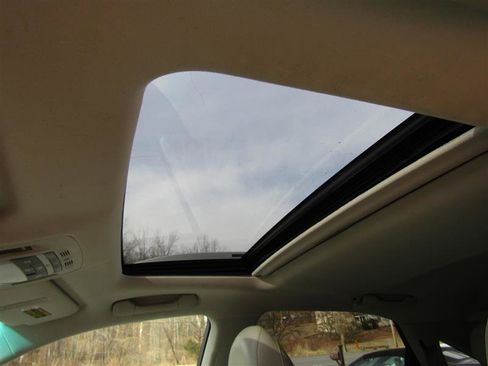 Used 2012 Lexus RX 450h AWD image 30