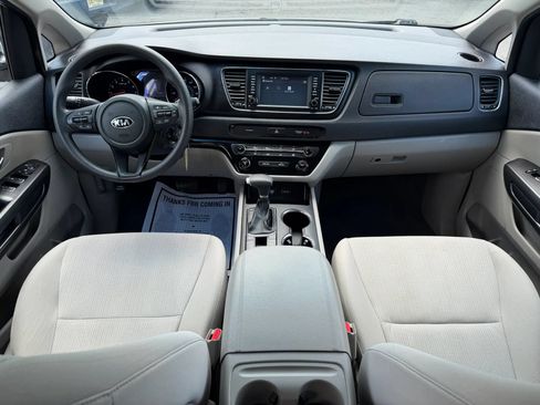 Used 2020 Kia Sedona LX FWD image 11