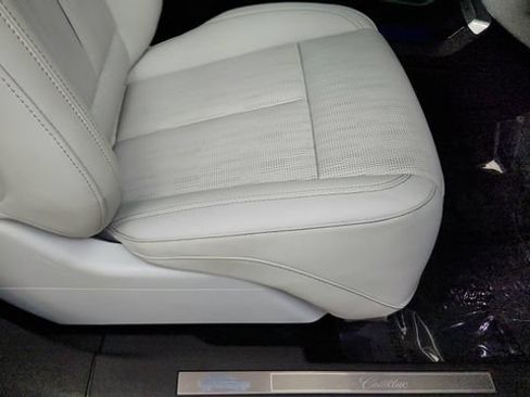 Used 2024 Cadillac Lyriq Sport AWD/4WD image 39