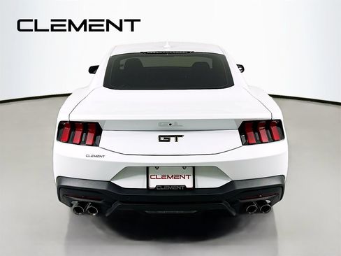 Used 2024 Ford Mustang GT Premium image 7