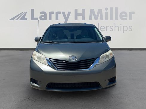 Used 2013 Toyota Sienna LE w/ Towing Pkg FWD image 8