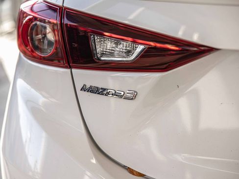 Used 2017 MAZDA MAZDA3 Grand Touring image 15